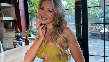 Anna Katharina’s Fitness Routine: How She Achieves Her Perfect Figure